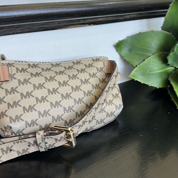 Michael Kors Leather Belt Bag Fanny Pack Gold Hardware signature - Picture 4 of 8